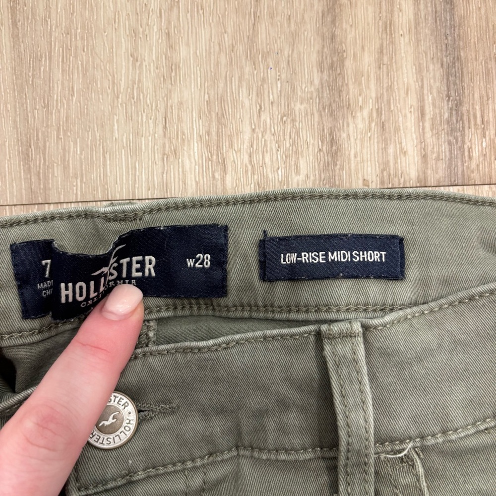 Hollister Low-Rise Midi Shorts - Picture 3 of 6